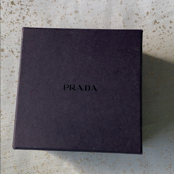 Auth mini Prada box - Picture 1 of 3
